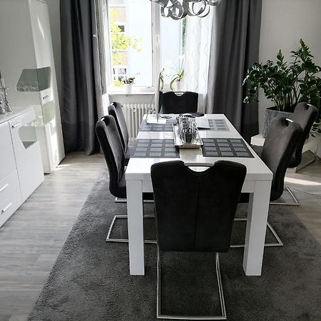 Premium Ferienwohnung "Christine ", Zentrale Ruhige Stadtlage 100 Qm Ebenerdige Dusche Terasse Kaminofen Zweibrücken Esterno foto